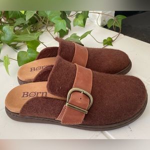 Born LIA Slip On (NWOT)